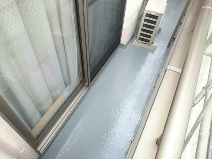 ベランダＦＲＰ防水完了全景