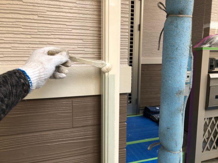 雨樋下塗り