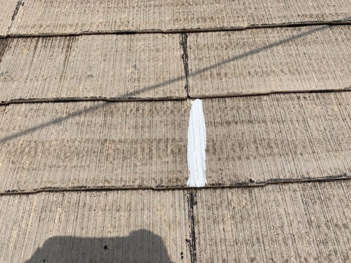 屋根材ひび割れ補修施工後
