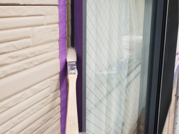開口部廻りシ－リングプライマー塗布