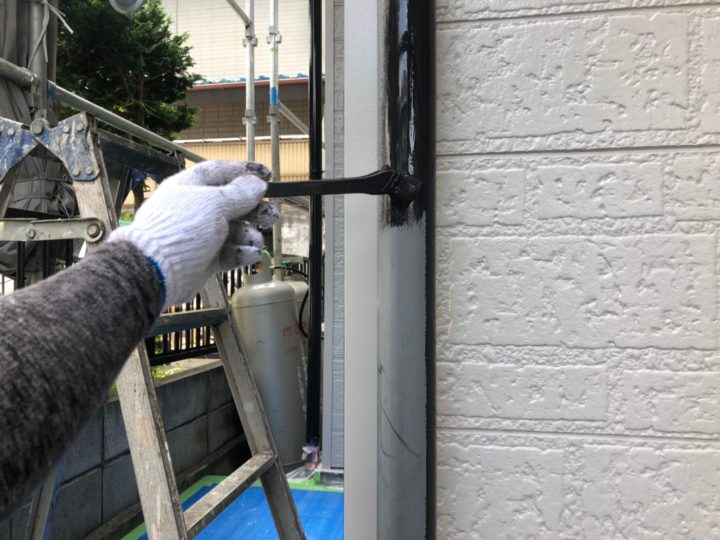 雨樋下塗り