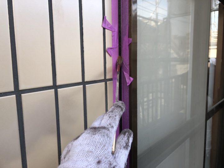 タイル部分シーリングプライマー塗布