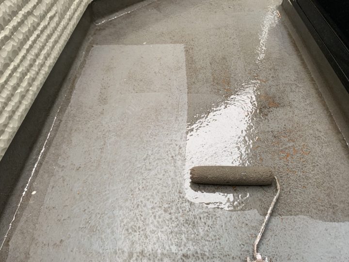 ベランダ床下塗り