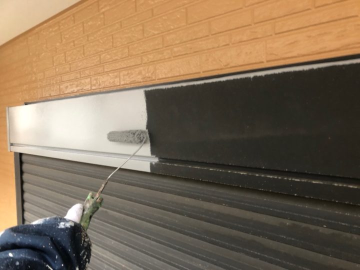 シャッタボックス下塗り