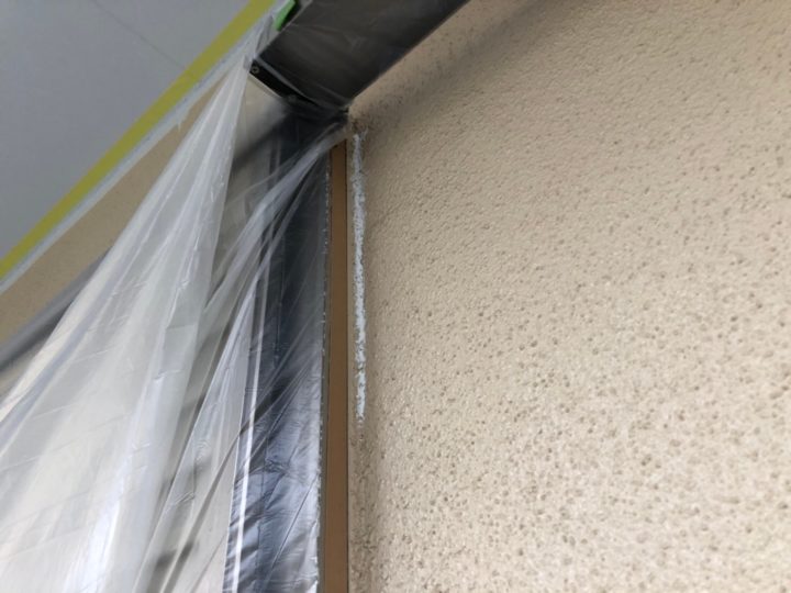 開口部廻りシーリング施工後