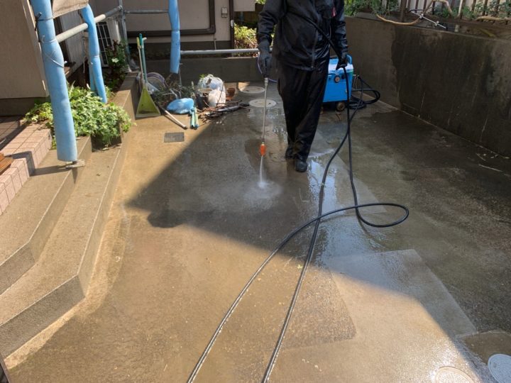 駐車場高圧洗浄
