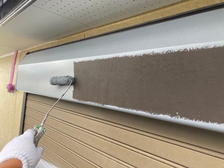 シャッターボックス下塗り