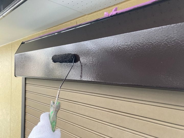 シャッターボックス上塗り
