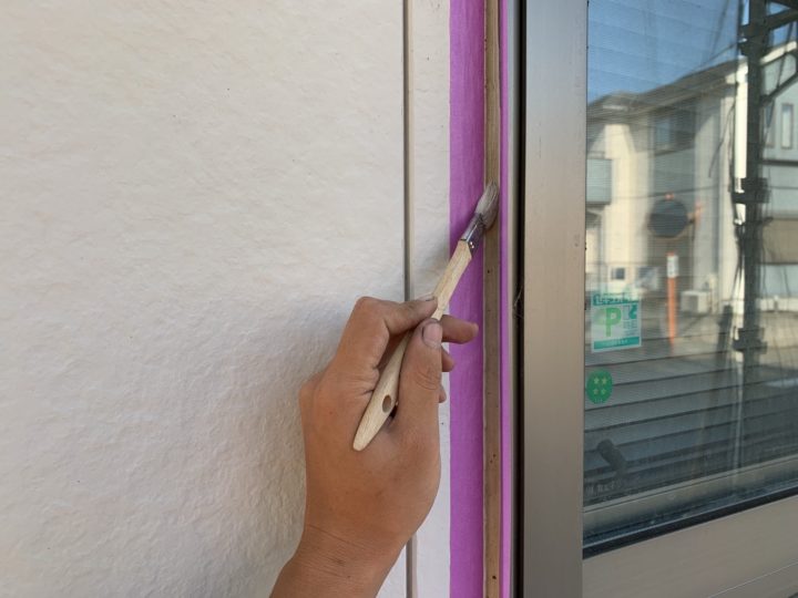 開口部廻りシ－リング専用プライマ－塗布