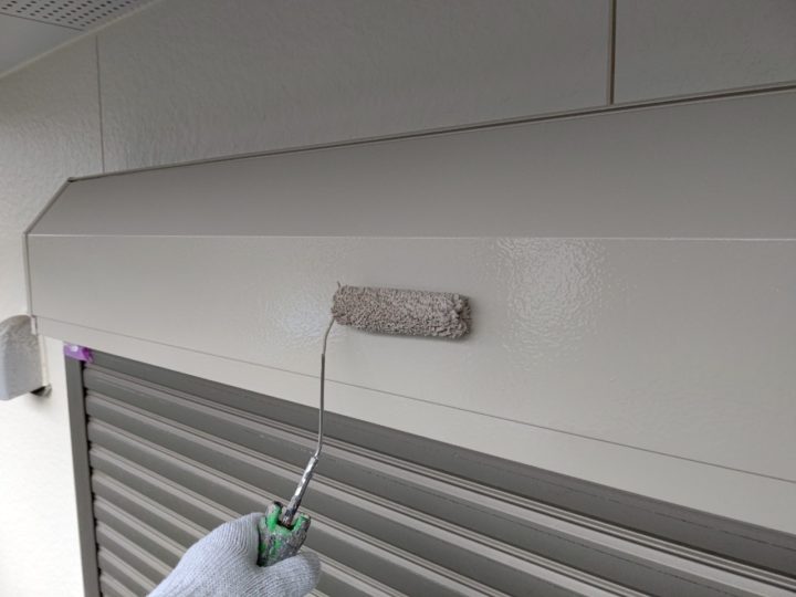 シャッターボックス上塗り