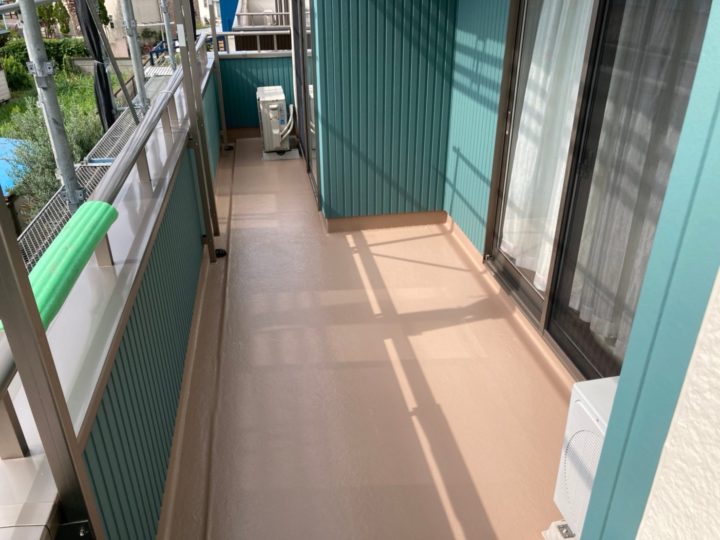 ベランダ床完了全景