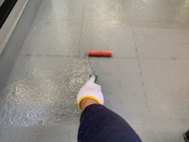 ベランダ床下塗り