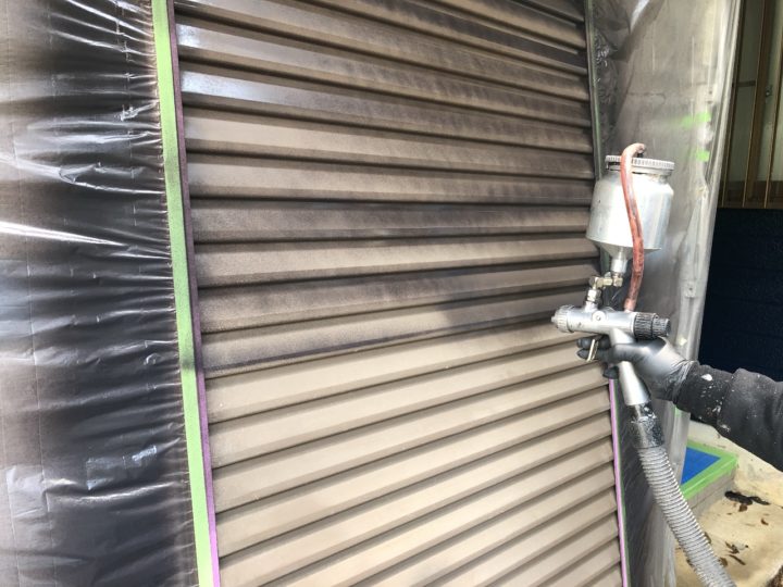 雨戸下塗り