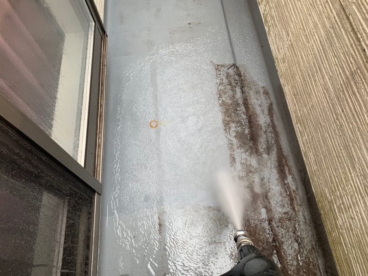 ベランダ床高圧洗浄