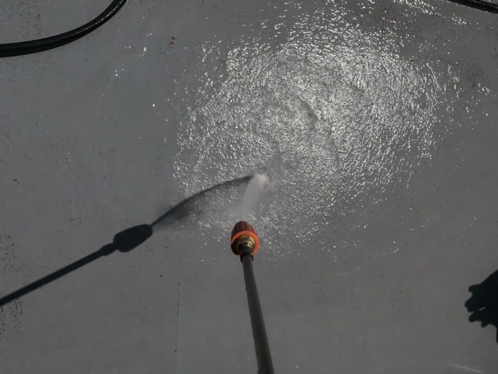 ベランダ床高圧洗浄