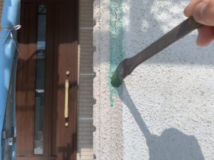 ALC外壁板間目地プライマー塗布