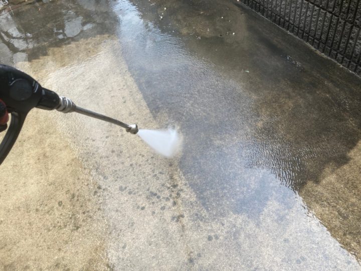 駐車場高圧洗浄