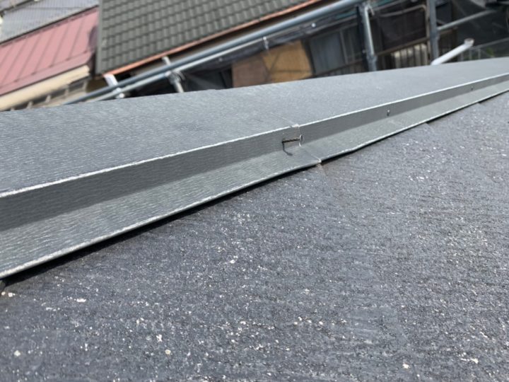 屋根板金の釘打ち施工前