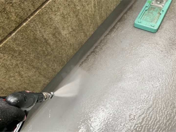 ベランダ床高圧洗浄