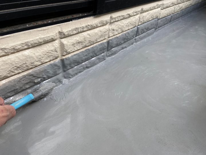 立上り部分ウレタン塗膜防水塗布２回目