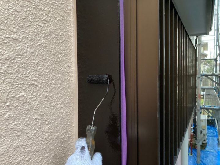 開口部木枠上塗り