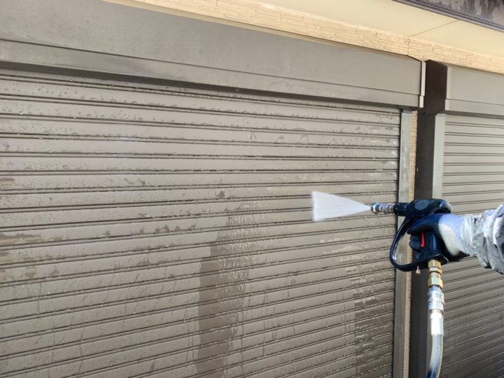 シャッタースラット部分高圧洗浄