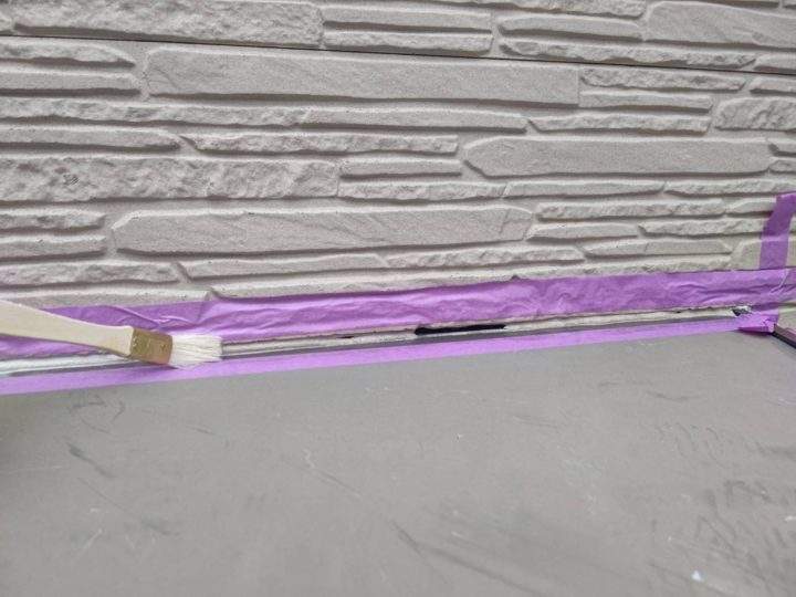 開口部廻りシ－リング専用プライマ－の塗布