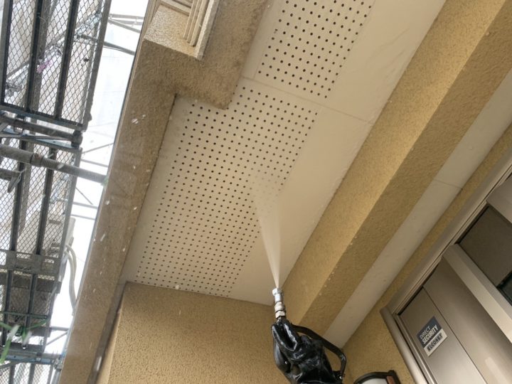 軒天高圧洗浄