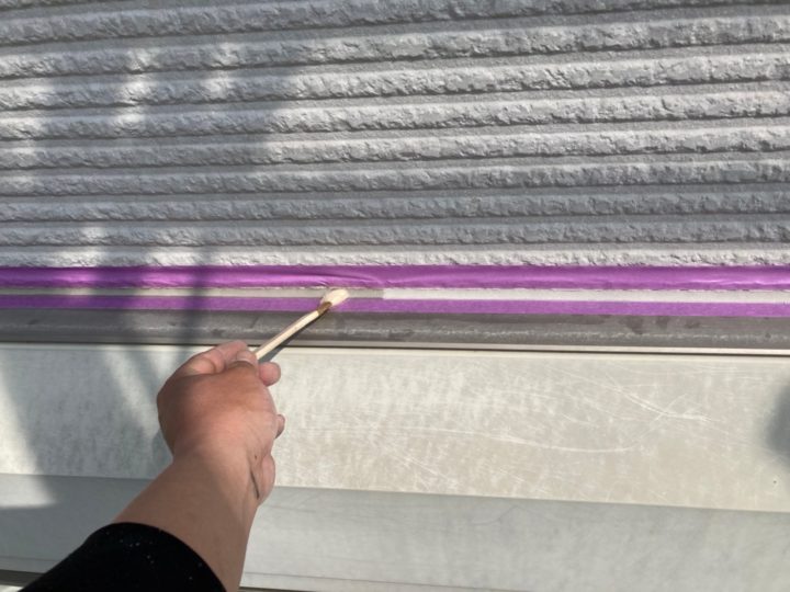 開口部回りシ－リング専用プライマ－の塗布