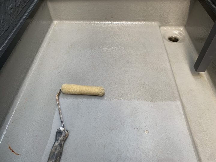 ベランダ床下塗り