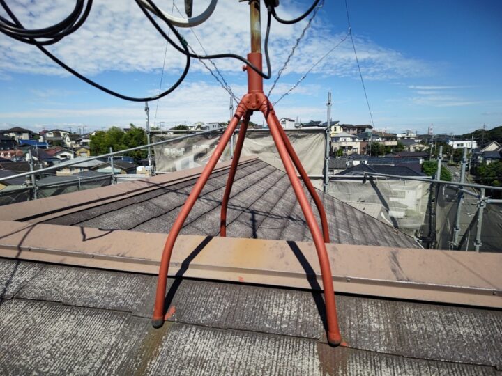 アンテナ架台錆止め塗装施工中