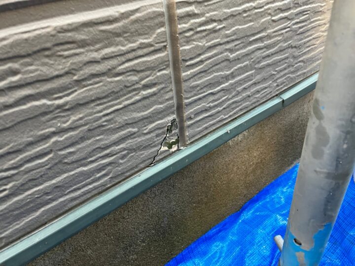 外壁クラック補修施工前