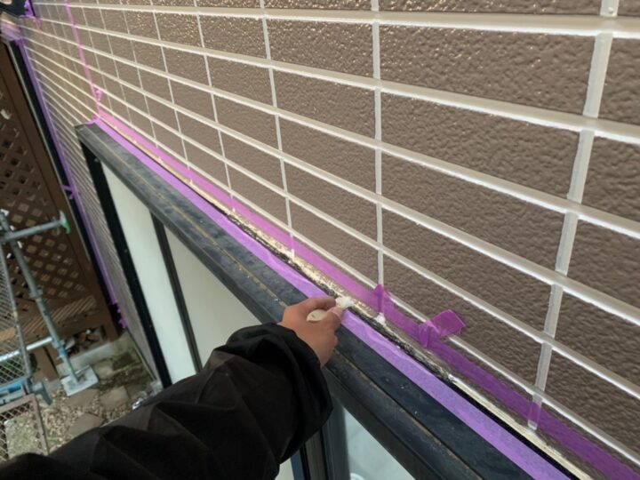 開口部廻りシ－リング専用プライマ－塗布