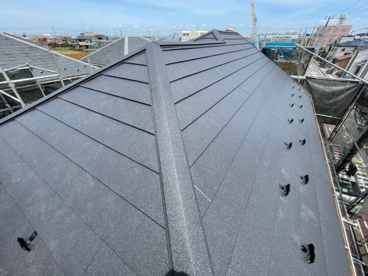 新規棟板金取付完了全景