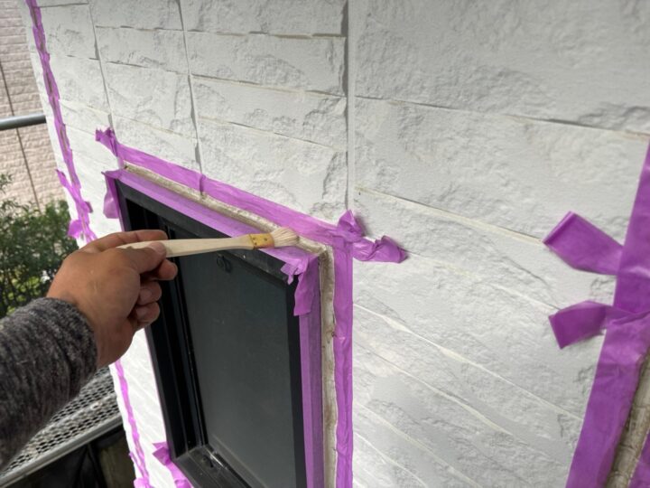 開口部廻りシ－リング専用プライマ－塗布