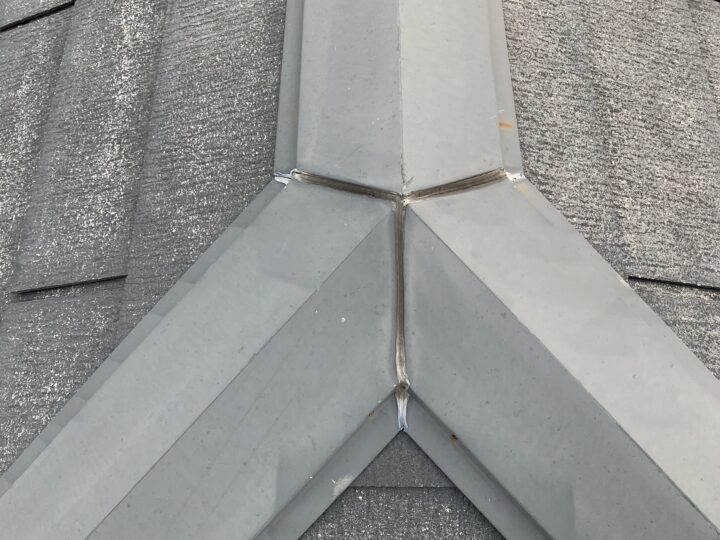 屋根板金シーリング補修施工前