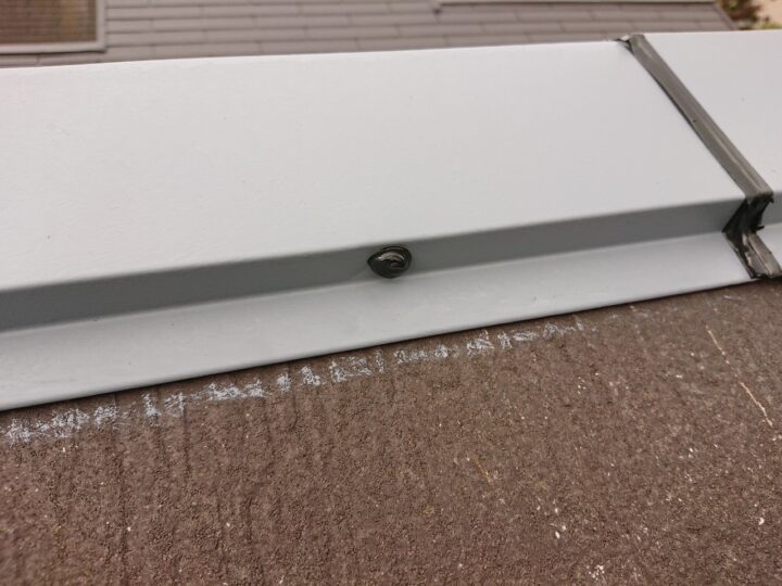棟板金シーリング作業