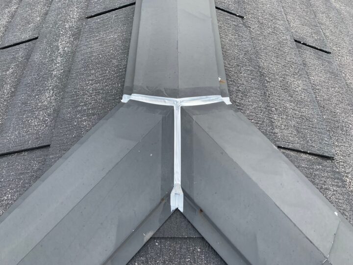 屋根板金シーリング補修施工後