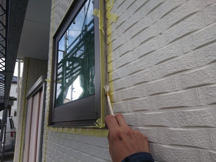 開口部廻り専用プライマ－塗装工事