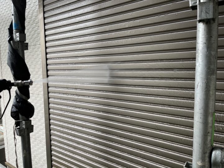 シャッタースラット高圧洗浄