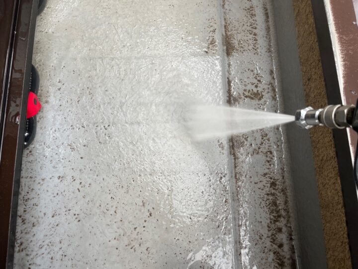 ベランダ床高圧洗浄工事
