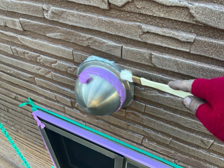 設備廻りシーリング専用プライマ－塗布