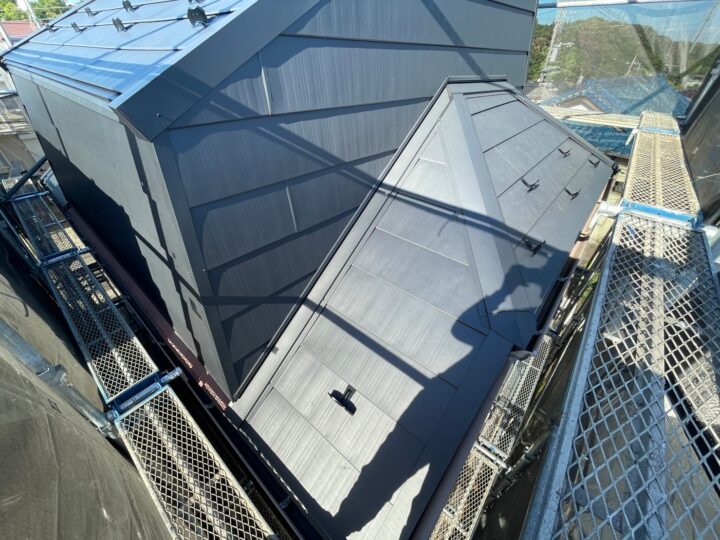 屋根板金完了全景