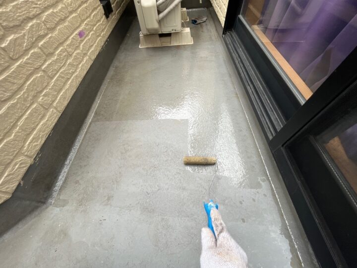 ベランダ床下塗り工事