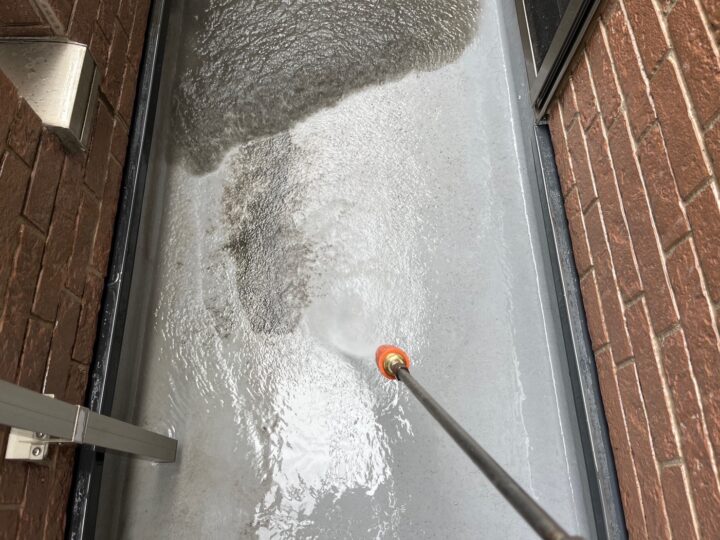 ベランダ床高圧洗浄工事