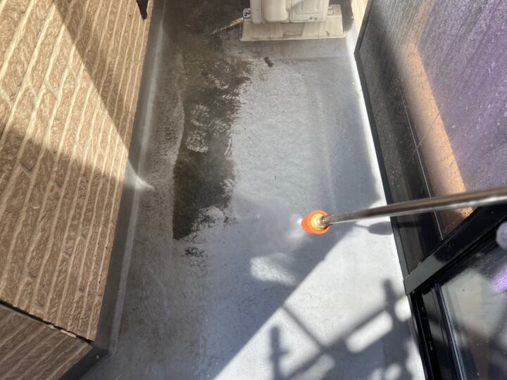 ベランダ床高圧洗浄工事