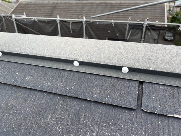 屋根板金玉打ちシーリング施工後