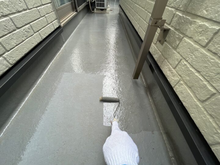 ベランダ床下塗り工事
