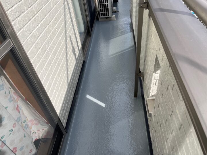 ベランダ床完了全景