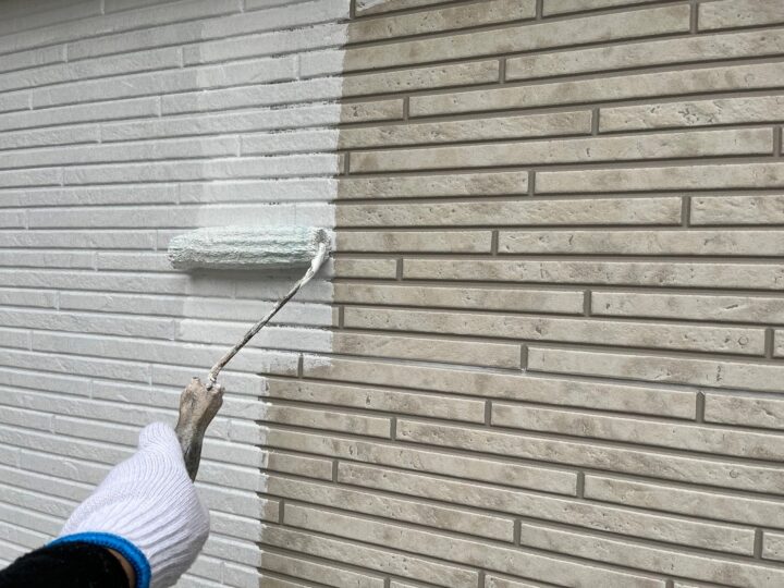 メイン外壁下塗り工事